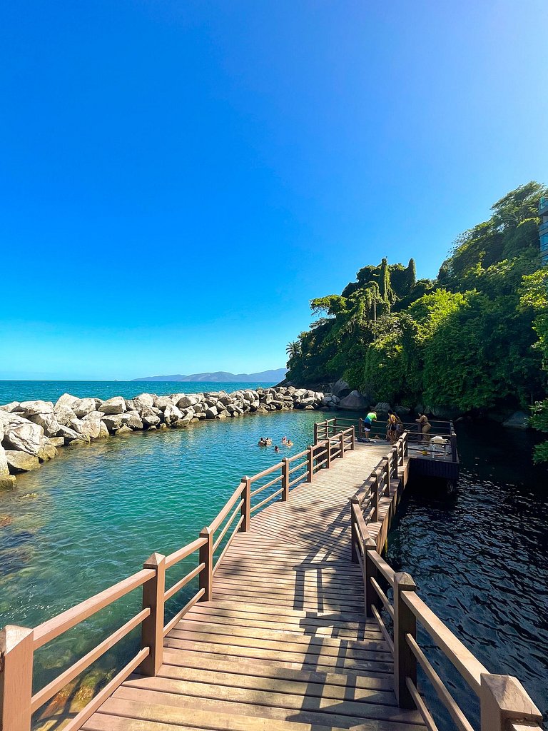 Apt. Pegasus_ Apt. 6 pessoas em frente ao tênis clube