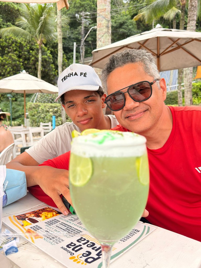 Apt. Pegasus_ Apt. 6 pessoas em frente ao tênis clube