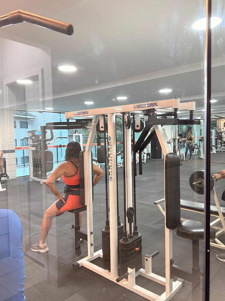 Apt. Pegasus_ Apt. 6 pessoas em frente ao tênis clube