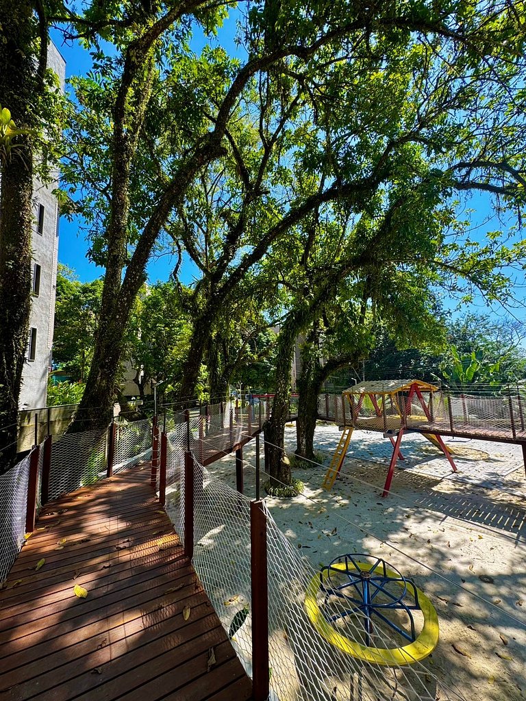 Apt. Pegasus_ Apt. 6 pessoas em frente ao tênis clube