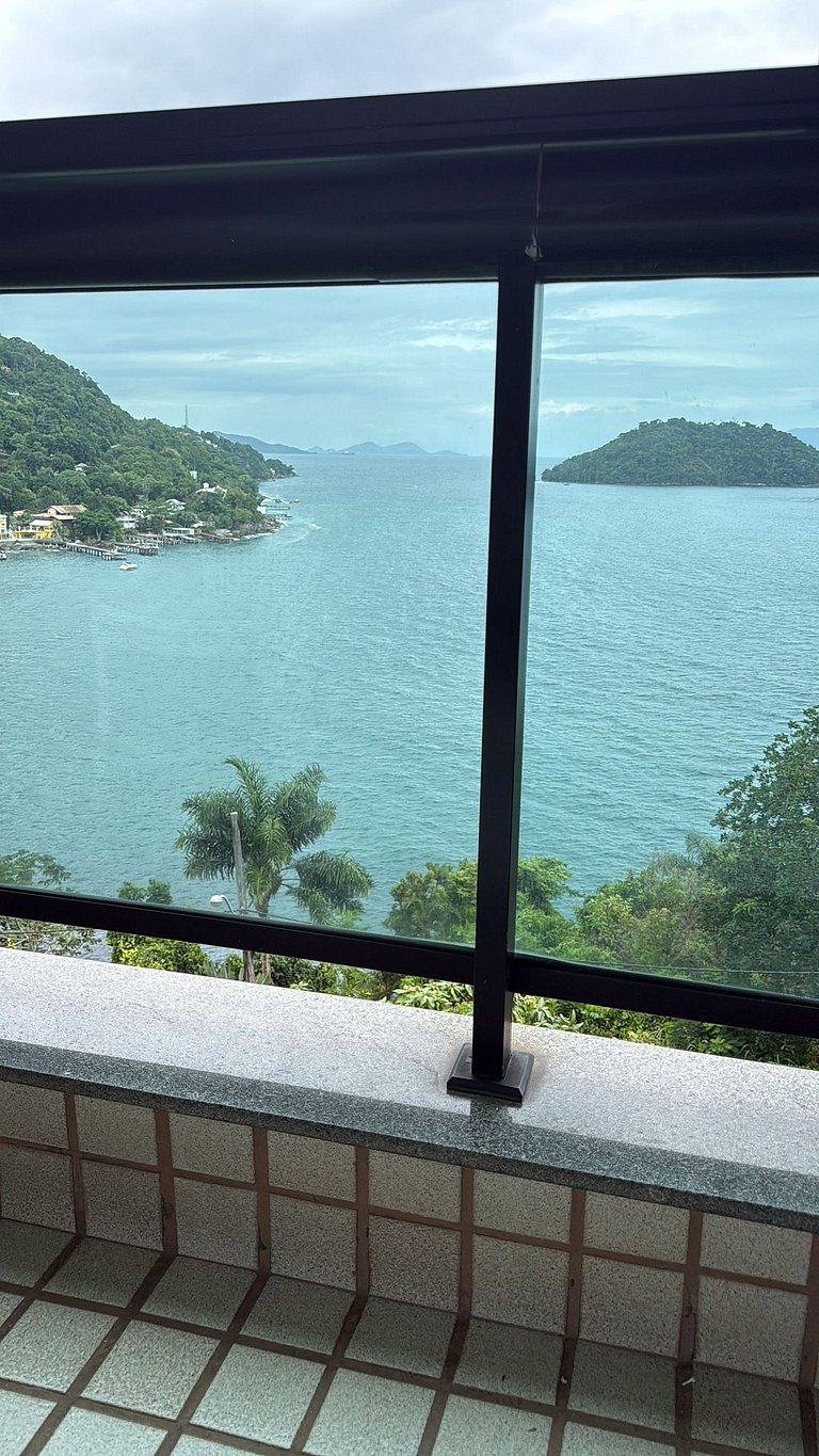 Recarregue Aqui no Apt. Columbia: Refúgio 2 qts com Amor e P