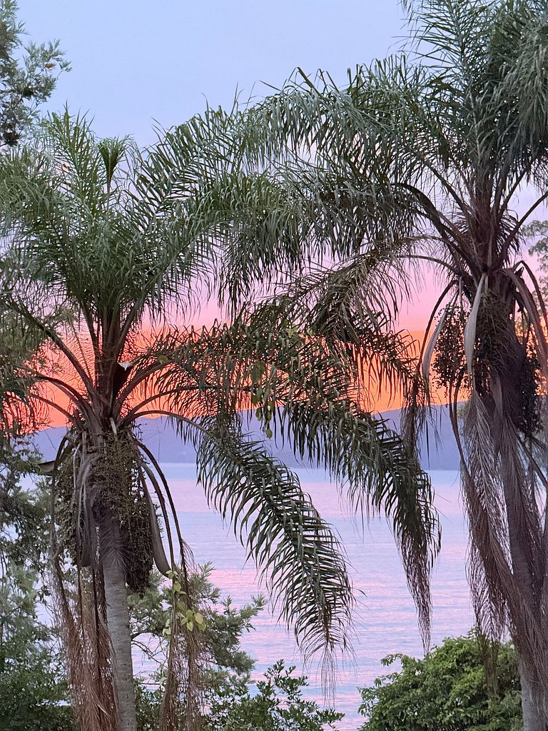 Recarregue Aqui no Apt. Columbia: Refúgio 2 qts com Amor e P