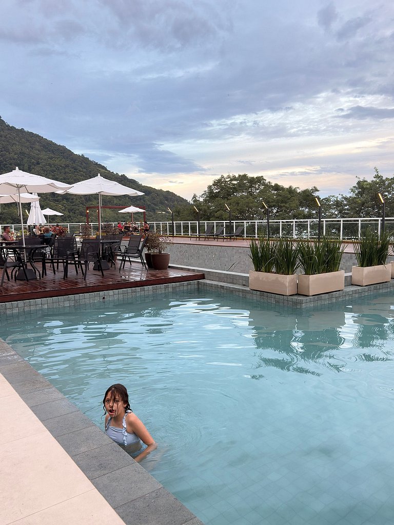 Recarregue Aqui no Apt. Columbia: Refúgio 2 qts com Amor e P